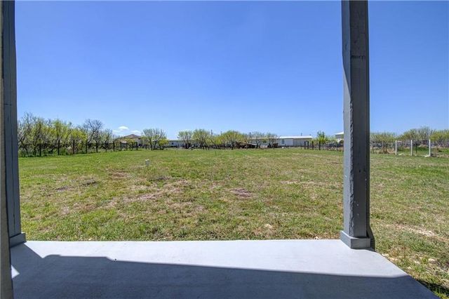 141 Everest CV, Dale, TX 78616