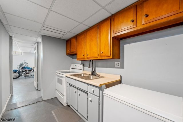 13 New St, Stanhope Boro, NJ 07874