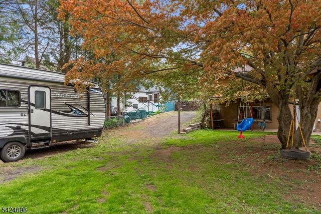 13 New St, Stanhope Boro, NJ 07874