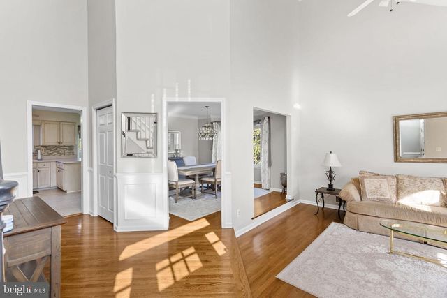 14 HONEYSUCKLE DR, Robbinsville, NJ 08691