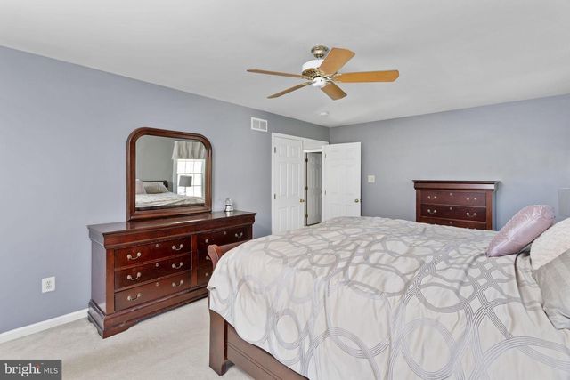 14 HONEYSUCKLE DR, Robbinsville, NJ 08691