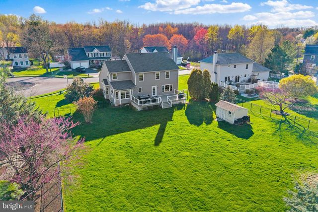14 HONEYSUCKLE DR, Robbinsville, NJ 08691