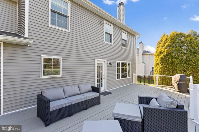 14 HONEYSUCKLE DR, Robbinsville, NJ 08691