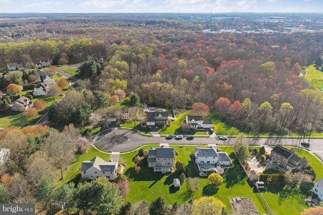 14 HONEYSUCKLE DR, Robbinsville, NJ 08691