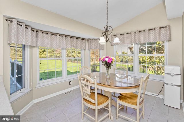 14 HONEYSUCKLE DR, Robbinsville, NJ 08691