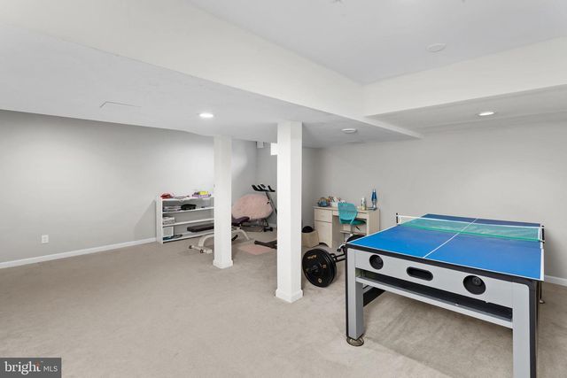 14 HONEYSUCKLE DR, Robbinsville, NJ 08691