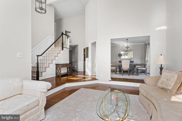 14 HONEYSUCKLE DR, Robbinsville, NJ 08691