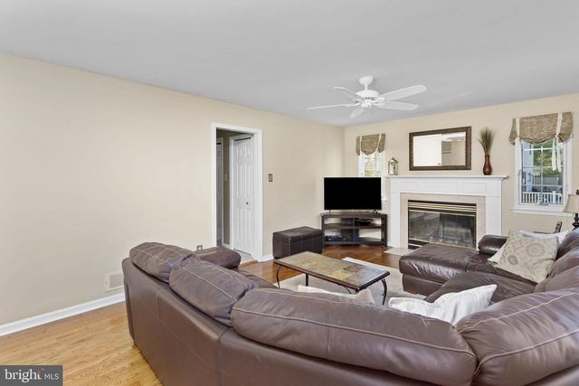 14 HONEYSUCKLE DR, Robbinsville, NJ 08691