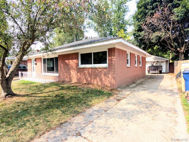 3010 Cheyenne Avenue, Flint, MI 48507