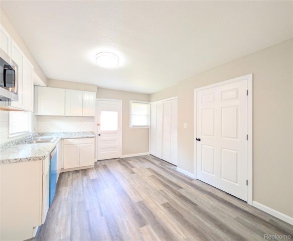 3010 Cheyenne Avenue, Flint, MI 48507