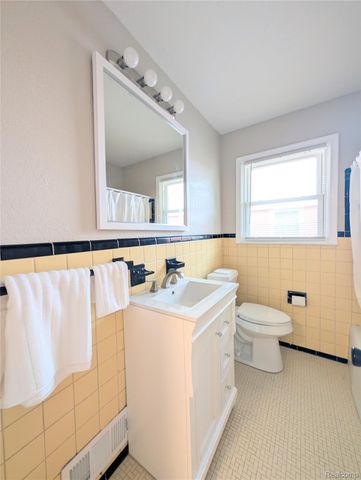 3010 Cheyenne Avenue, Flint, MI 48507