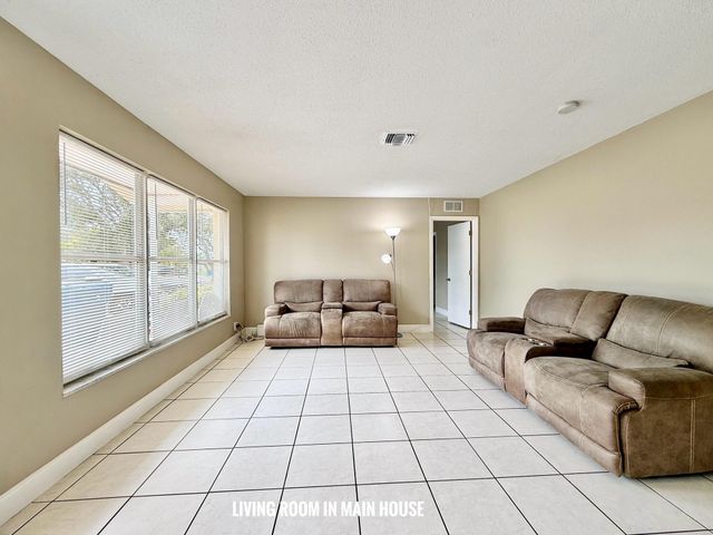 1213 W Broward Street, Lantana, FL 33462