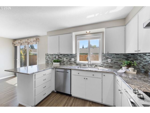168 Ne 38TH Ave, Hillsboro, OR 97124