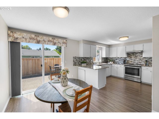168 Ne 38TH Ave, Hillsboro, OR 97124