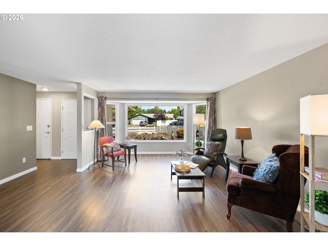 168 Ne 38TH Ave, Hillsboro, OR 97124