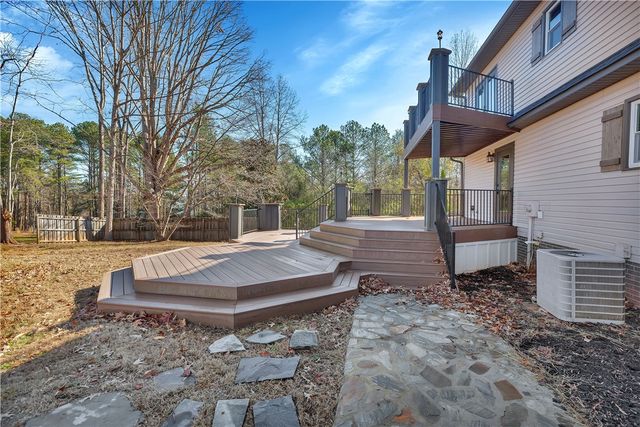 18001 Mallard Bend Road, Seneca, SC 29672