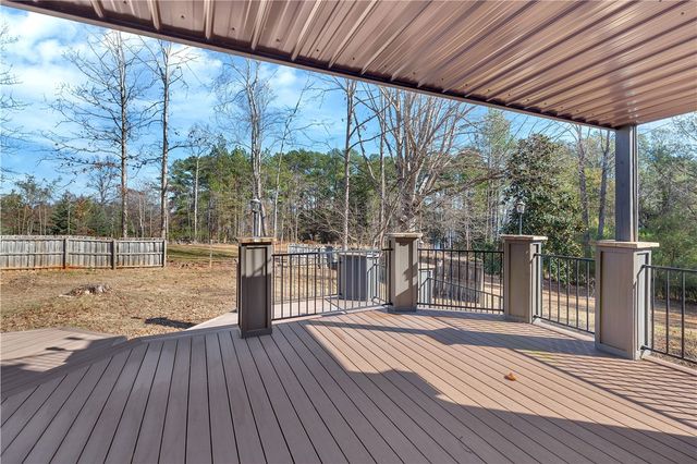 18001 Mallard Bend Road, Seneca, SC 29672