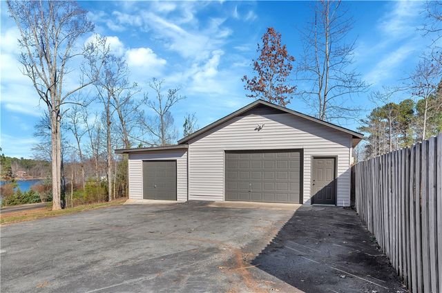 18001 Mallard Bend Road, Seneca, SC 29672