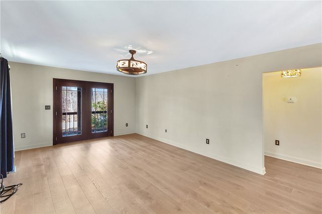 18001 Mallard Bend Road, Seneca, SC 29672