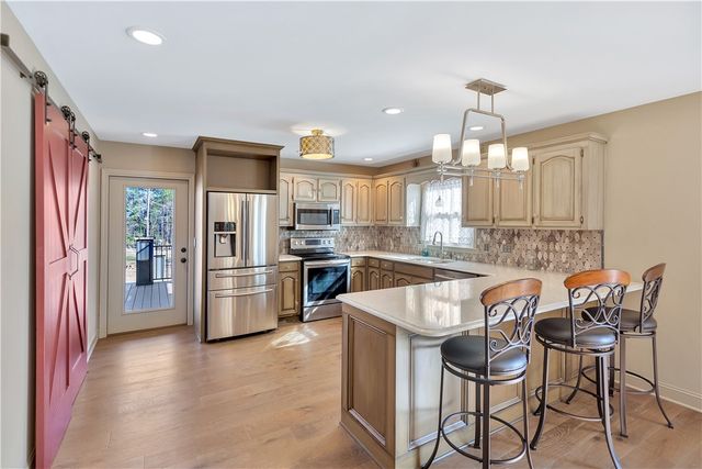 18001 Mallard Bend Road, Seneca, SC 29672