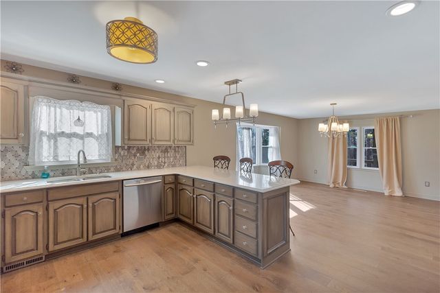 18001 Mallard Bend Road, Seneca, SC 29672