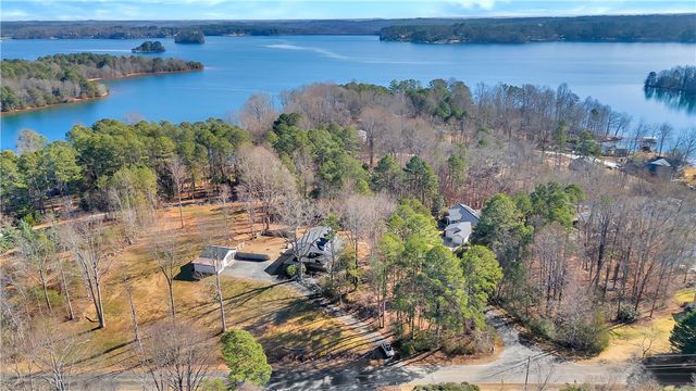 18001 Mallard Bend Road, Seneca, SC 29672