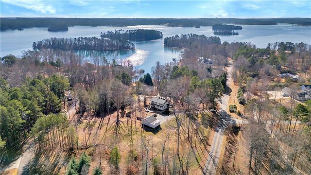 18001 Mallard Bend Road, Seneca, SC 29672