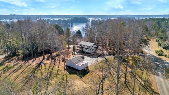 18001 Mallard Bend Road, Seneca, SC 29672