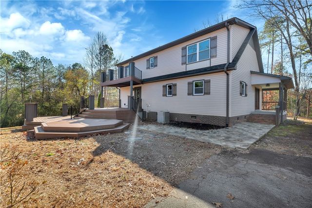 18001 Mallard Bend Road, Seneca, SC 29672