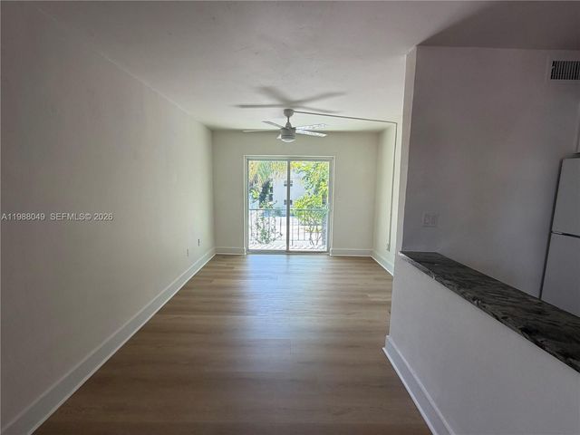 1021 NW 5th St 4, Miami, FL 33128