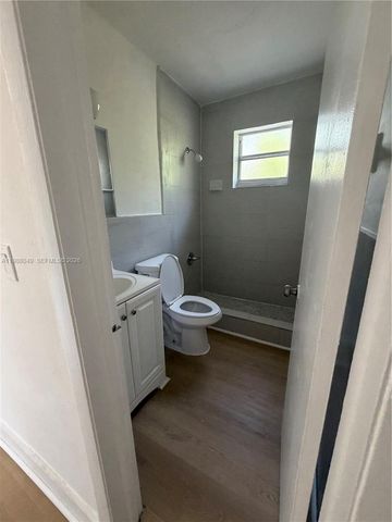 1021 NW 5th St 4, Miami, FL 33128