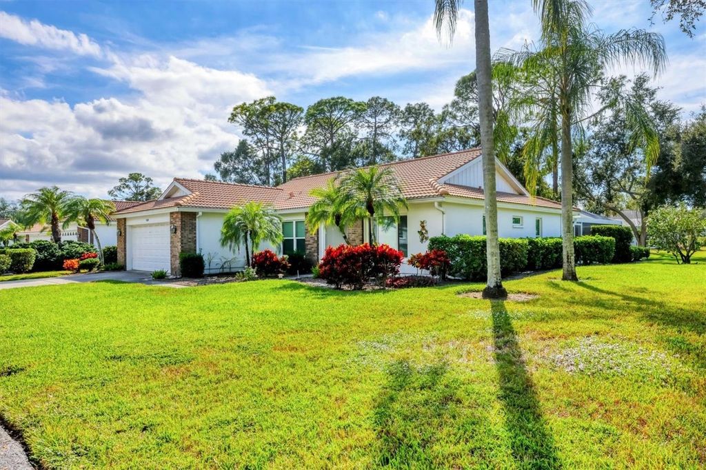 Image 2 of property listing at 5908 GARDEN LAKES MAJESTIC, Bradenton, FL 34203
