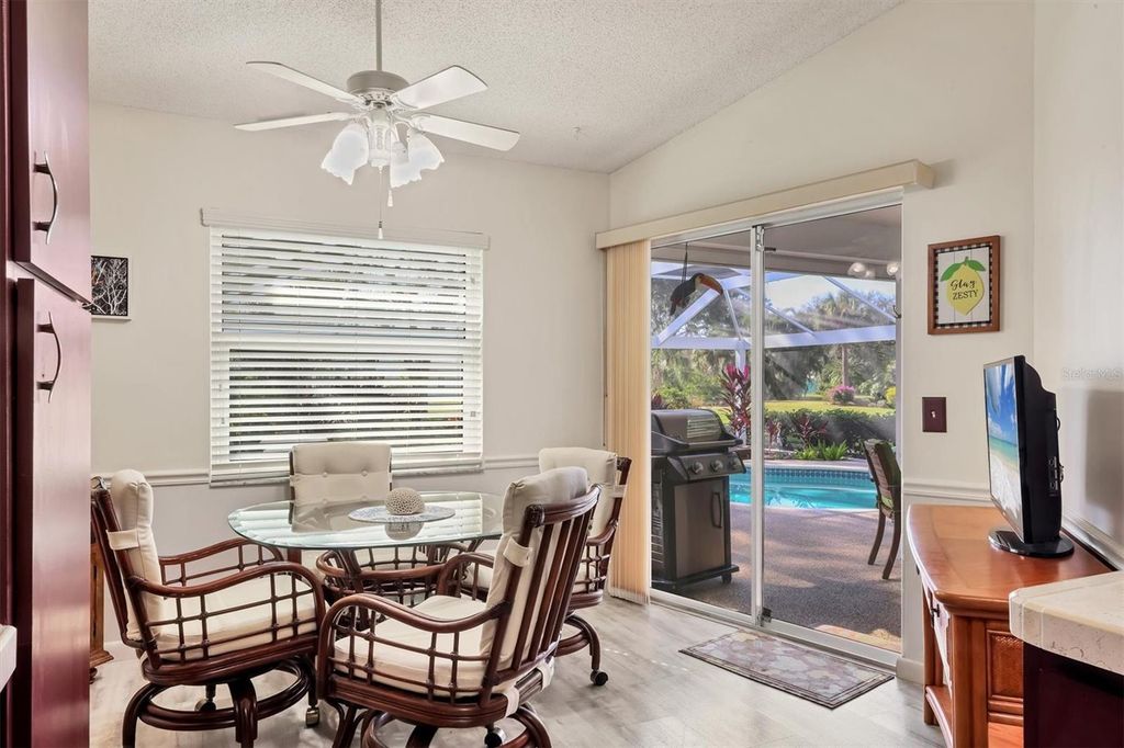 Image 14 of property listing at 5908 GARDEN LAKES MAJESTIC, Bradenton, FL 34203