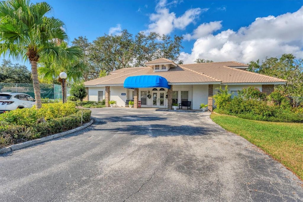 Image 35 of property listing at 5908 GARDEN LAKES MAJESTIC, Bradenton, FL 34203