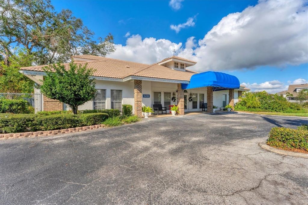 Image 36 of property listing at 5908 GARDEN LAKES MAJESTIC, Bradenton, FL 34203