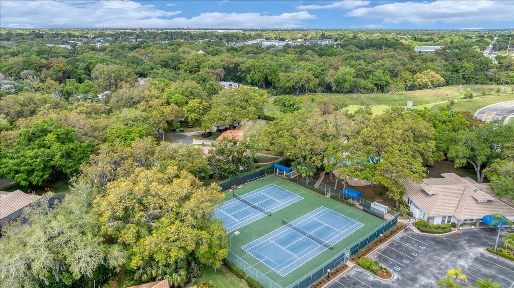 Image 49 of property listing at 5908 GARDEN LAKES MAJESTIC, Bradenton, FL 34203