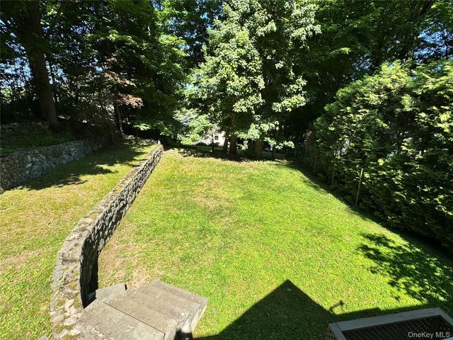 23 Chadwick Road, White Plains, NY 10604