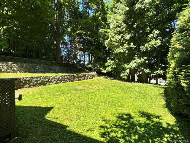23 Chadwick Road, White Plains, NY 10604