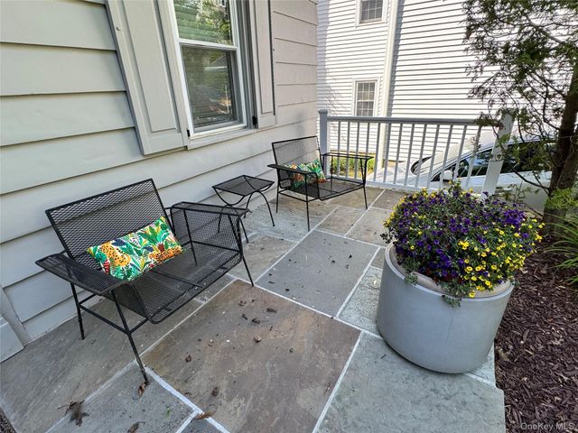 23 Chadwick Road, White Plains, NY 10604