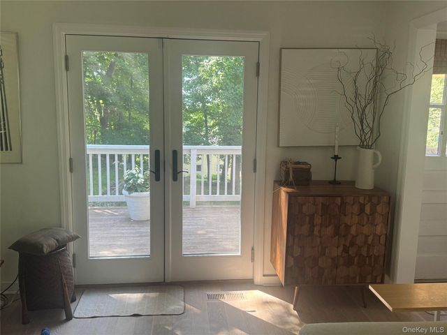 23 Chadwick Road, White Plains, NY 10604