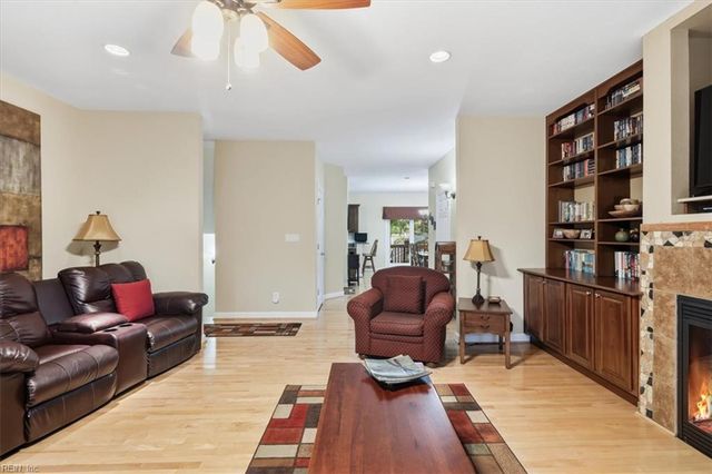 4620 Lake DR, Virginia Beach, VA 23455