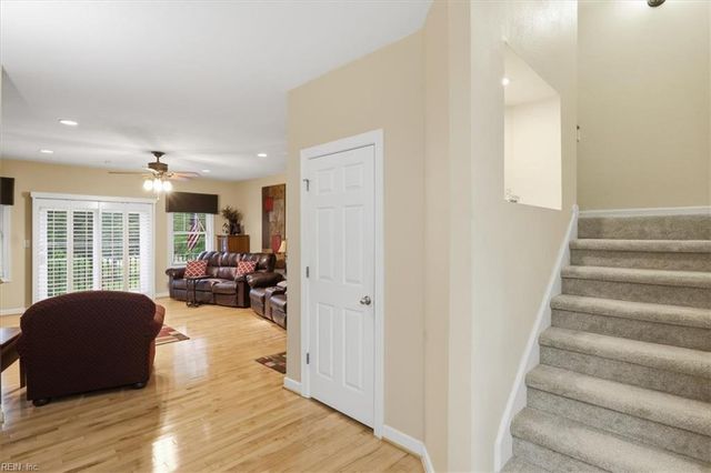 4620 Lake DR, Virginia Beach, VA 23455
