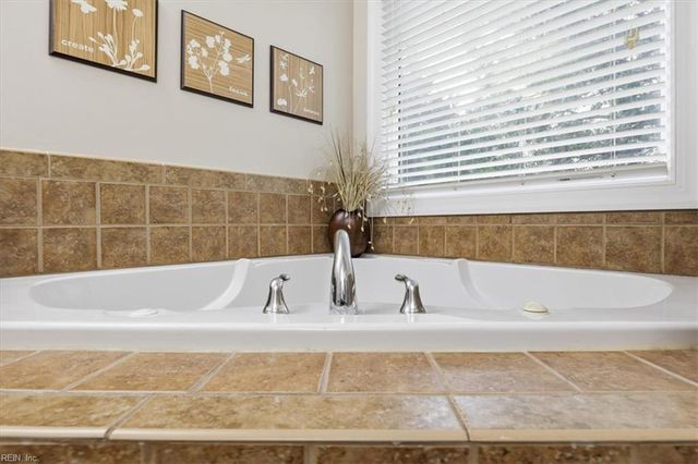 4620 Lake DR, Virginia Beach, VA 23455