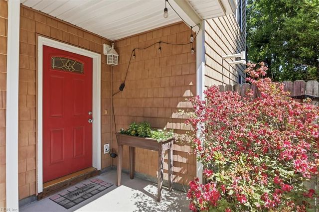 4620 Lake DR, Virginia Beach, VA 23455