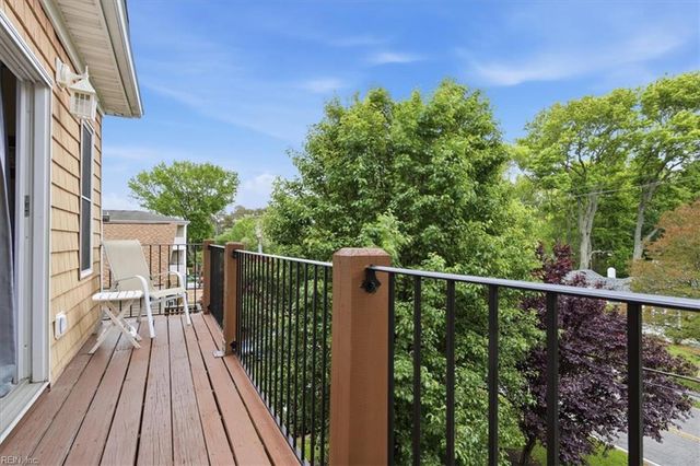 4620 Lake DR, Virginia Beach, VA 23455