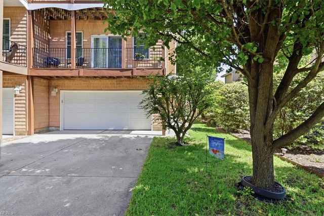 4620 Lake DR, Virginia Beach, VA 23455