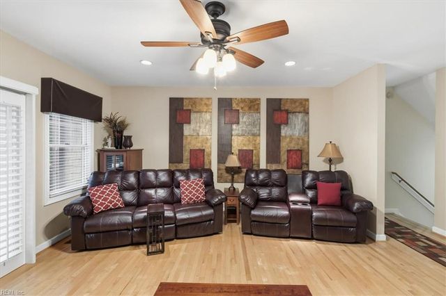 4620 Lake DR, Virginia Beach, VA 23455