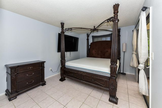 2210 SE Brekenridge Circle, Port St Lucie, FL 34952