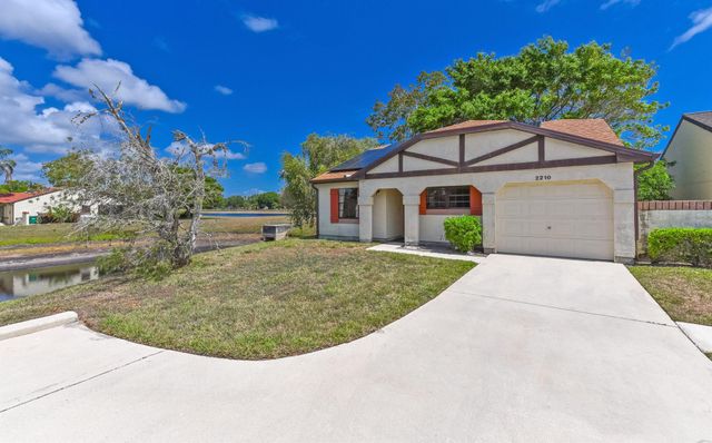 2210 SE Brekenridge Circle, Port St Lucie, FL 34952