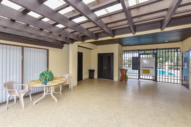 2210 SE Brekenridge Circle, Port St Lucie, FL 34952
